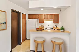 210 E Fountainview Ln, Lombard, IL 60148 - Photo 5