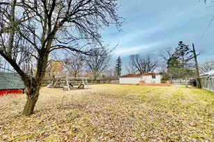 15275 W Walnut Dr, Deerfield, IL 60015 - Photo 3