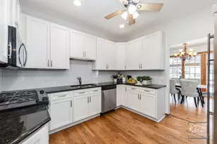 1512 Harbourtowne Pl, Naperville, IL 60564 - Photo 9