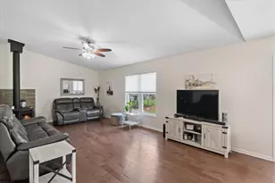 567 7th Cir, Marengo, IL 60152 - Photo 7