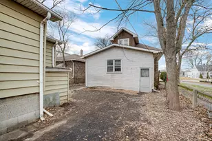 611 Hirsch Ave, Calumet City, IL 60409 - Photo 3