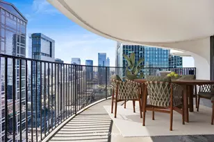 300 N State St, Chicago, IL 60654 - Photo 13