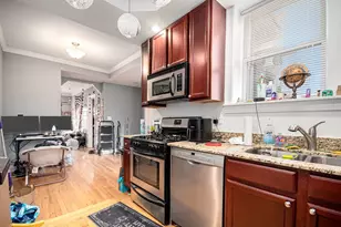 2008 W Greenleaf Ave, Chicago, IL 60645 - Photo 7