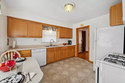 127 W Courtland Street, Mundelein, IL 60060 - Photo 5