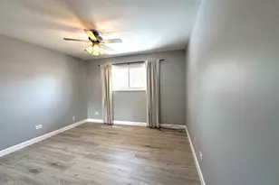 1410 Beverly Ln, Streamwood, IL 60107 - Photo 15