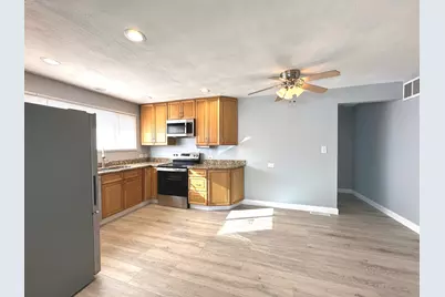 1410 Beverly Lane, Streamwood, IL 60107 - Photo 7