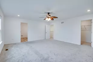 205 Tinana St, Oswego, IL 60543 - Photo 17