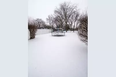 1065 Hiawatha Drive, Elgin, IL 60120 - Photo 21