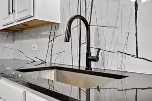 7912 W 105th St, Palos Hills, IL 60465 - Photo 11