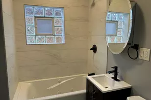 4858 W Concord Pl, Chicago, IL 60639 - Photo 9