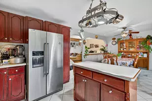 5525 Pebblebeach Dr, Hanover Park, IL 60133 - Photo 9