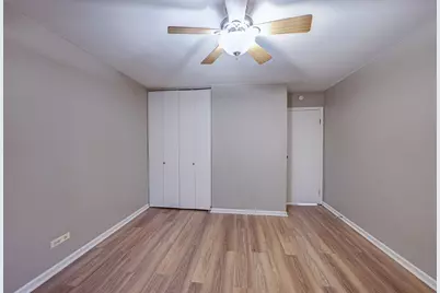 5801 Oakwood Drive #E, Lisle, IL 60532 - Photo 17