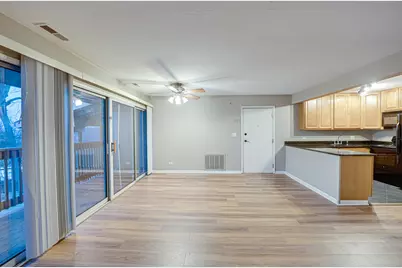 5801 Oakwood Drive #E, Lisle, IL 60532 - Photo 5