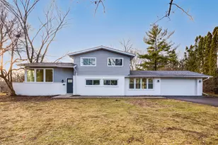 2233 Heathercliff Dr, Green Oaks, IL 60048 - Photo 1