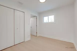 2233 Heathercliff Dr, Green Oaks, IL 60048 - Photo 33