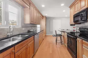 6 The Court Of Lagoon View, Northbrook, IL 60062 - Photo 13