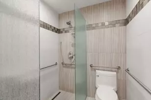 6 The Court Of Lagoon View, Northbrook, IL 60062 - Photo 17