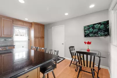 6 The Court Of Lagoon View, Northbrook, IL 60062 - Photo 9