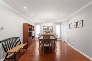 6 The Court Of Lagoon View, Northbrook, IL 60062 - Photo 7