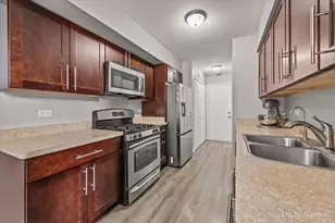 3S110 Timber Dr, Warrenville, IL 60555 - Photo 7