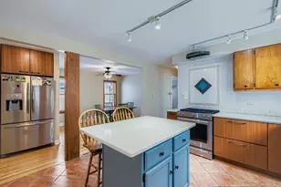 10646 S St Louis Ave, Chicago, IL 60655 - Photo 11