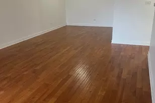 2423 N Kennicott Dr, Arlington Heights, IL 60004 - Photo 5