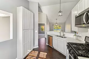 2227 Waterleaf Ct, Naperville, IL 60564 - Photo 9