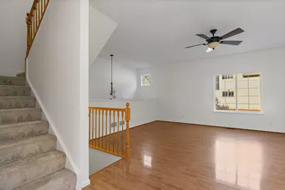 71 Monarch Drive, Streamwood, IL 60107 - Photo 9