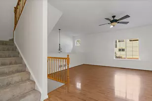 71 Monarch Dr, Streamwood, IL 60107 - Photo 9