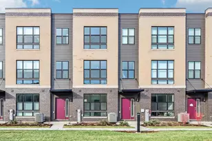 385 Summit Cir, Lombard, IL 60148 - Photo 1