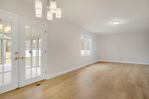 608 Carriage Hill Rd, Island Lake, IL 60042 - Photo 3