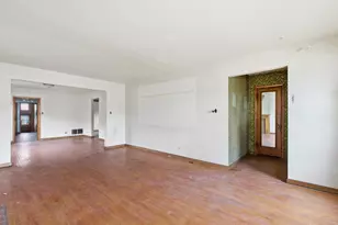 11721 S Maplewood Ave, Chicago, IL 60655 - Photo 3