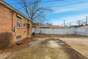 11721 S Maplewood Ave, Chicago, IL 60655 - Photo 21