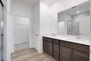 396 S Constitution Dr, Aurora, IL 60506 - Photo 5