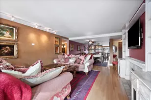 22 Park Ln, Park Ridge, IL 60068 - Photo 9