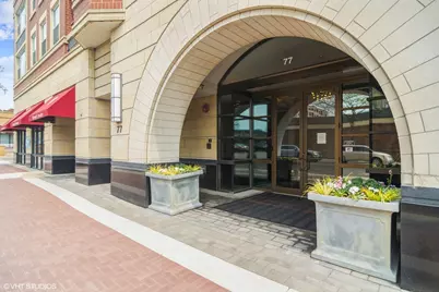 77 S Evergreen Avenue #606, Arlington Heights, IL 60005 - Photo 1