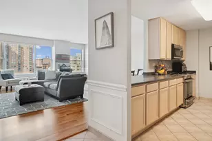 77 S Evergreen Ave, Arlington Heights, IL 60005 - Photo 3