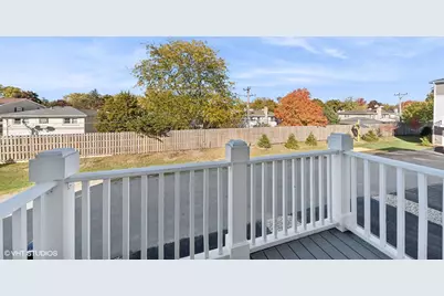 1033 Wren Road, Des Plaines, IL 60018 - Photo 9