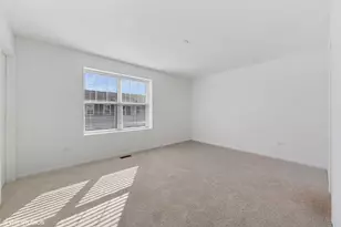 1033 Wren Rd, Des Plaines, IL 60018 - Photo 11