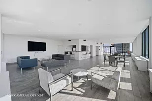 222 E Pearson St, Chicago, IL 60611 - Photo 25