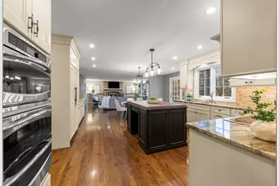 6441 Bobby Jones Lane, Woodridge, IL 60517 - Photo 13