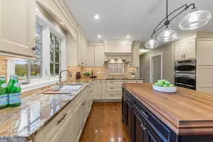 6441 Bobby Jones Ln, Woodridge, IL 60517 - Photo 11