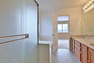 233 Pawtucket Ave, Elgin, IL 60124 - Photo 29