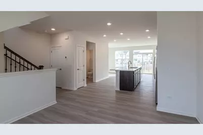 605 Brook Court, Oswego, IL 60543 - Photo 3