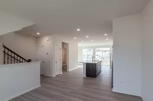 605 Brook Ct, Oswego, IL 60543 - Photo 3