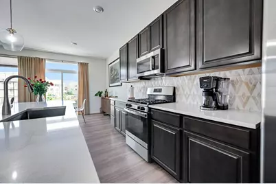 605 Brook Court, Oswego, IL 60543 - Photo 9