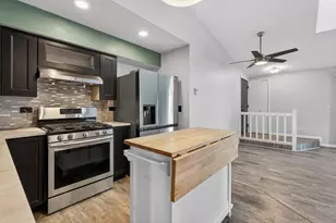 2713 Northcreek Dr, Woodridge, IL 60517 - Photo 5