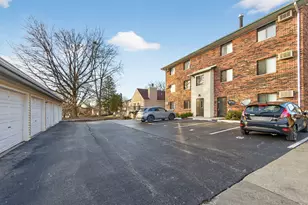 2713 Northcreek Dr, Woodridge, IL 60517 - Photo 17