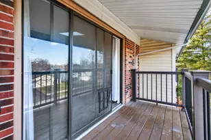 2713 Northcreek Dr, Woodridge, IL 60517 - Photo 15