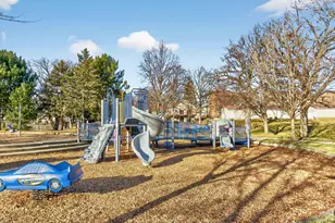 2713 Northcreek Dr, Woodridge, IL 60517 - Photo 21